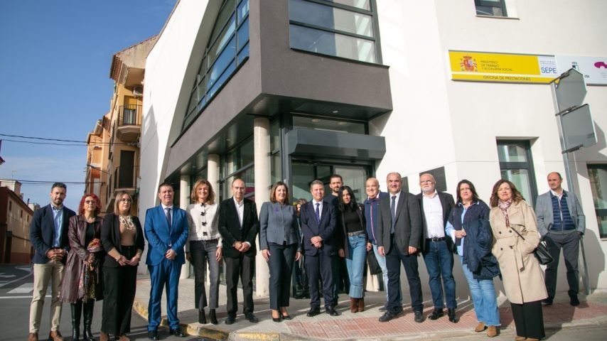 1200inauguracin-de-la-oficina-de-orientacin-formacin-y-empleo-de-la-junta-y-la-oficina-de-prestacin-del-sepe-en-villarrobledo_54162229722_o